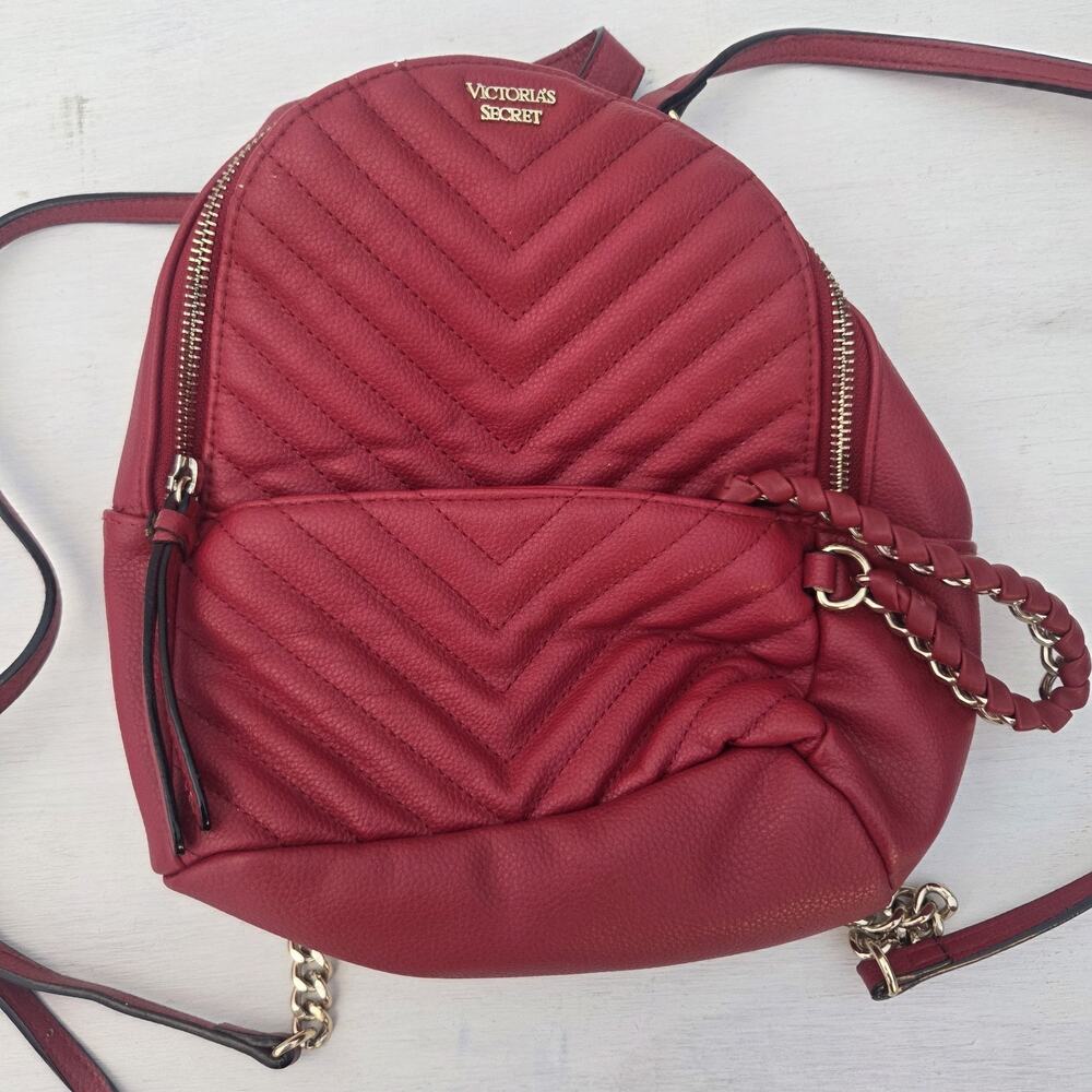 Victoria's Secret V-quilt Mini City Backpack Red Chain READ - Picture 2 of 11